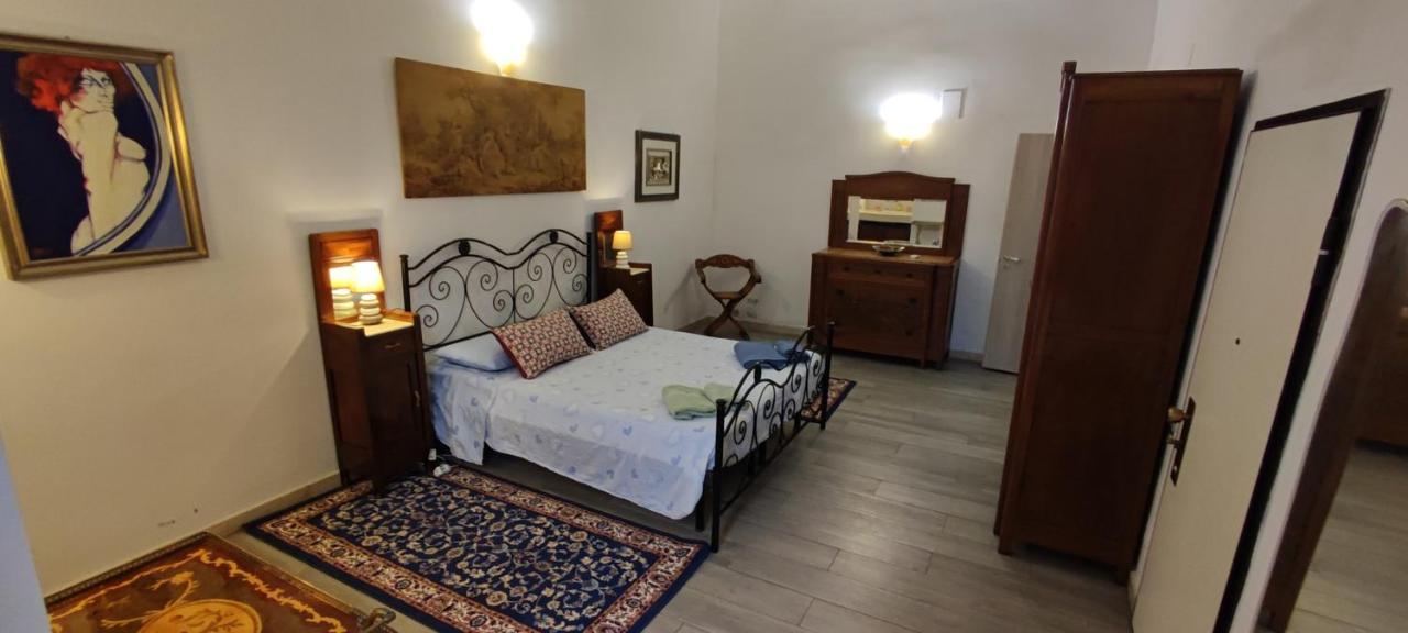 Very Central Apartment, By Shops, Bars, Restaurants Bari Buitenkant foto