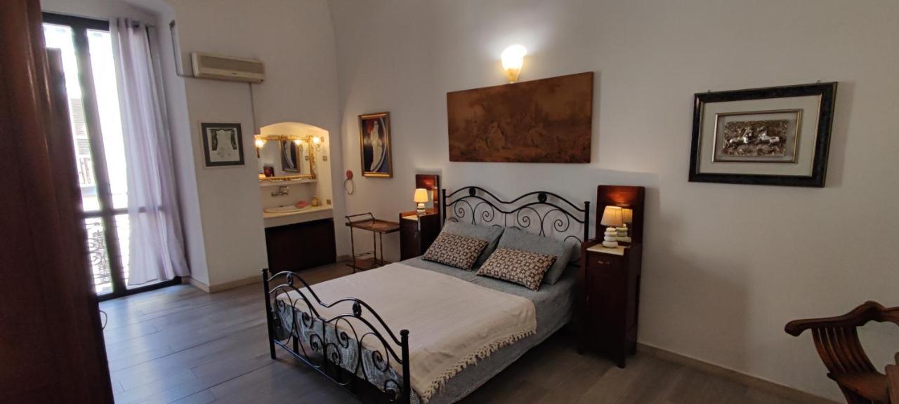Very Central Apartment, By Shops, Bars, Restaurants Bari Buitenkant foto