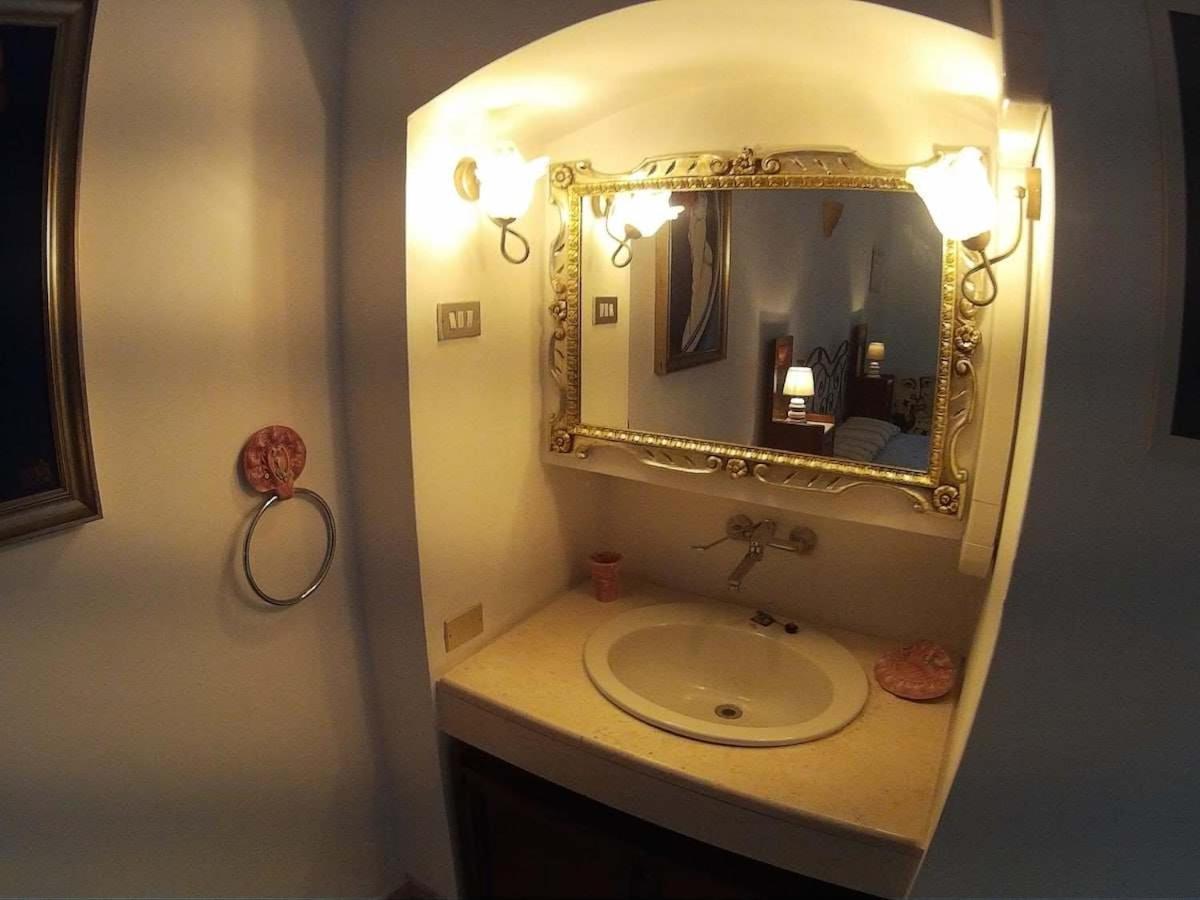 Very Central Apartment, By Shops, Bars, Restaurants Bari Buitenkant foto
